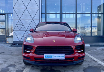 Подержанный автомобиль Porsche Macan 2021 года (2 фото)