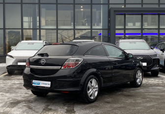 Подержанный автомобиль Opel Astra Hatchback 2010 года (5 фото)