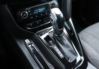 Подержанный автомобиль Ford Focus Hatchback 2011 года (13 фото)