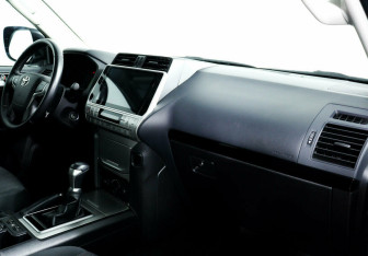 Подержанный автомобиль Toyota Land Cruiser Prado 2020 года (8 фото)