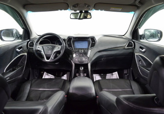 Подержанный автомобиль Hyundai Santa Fe 2012 года (8 фото)