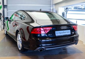 Подержанный автомобиль Audi A7 2013 года (5 фото)
