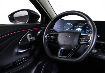 Подержанный автомобиль Chery Arrizo 8 2023 года (12 фото)