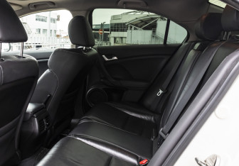 Подержанный автомобиль Honda Accord Sedan 2011 года (15 фото)