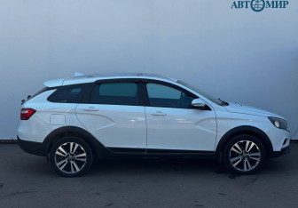 Подержанный автомобиль LADA (ВАЗ) Vesta Wagon 2020 года (4 фото)