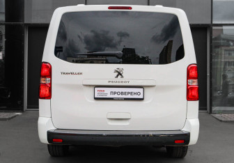 Подержанный автомобиль Peugeot Traveller 2021 года (5 фото)