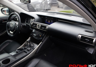 Подержанный автомобиль Lexus IS Sedan 2014 года (7 фото)