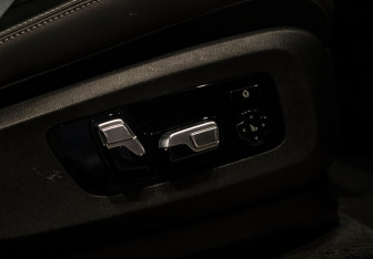 Подержанный автомобиль BMW X7 2020 года (9 фото)