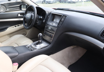 Подержанный автомобиль Infiniti G Sedan 2010 года (9 фото)