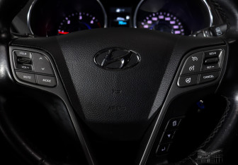 Подержанный автомобиль Hyundai Santa Fe 2013 года (17 фото)