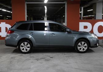 Подержанный автомобиль Subaru Outback Wagon 2012 года (3 фото)