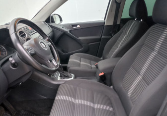 Подержанный автомобиль Volkswagen Tiguan 2011 года (10 фото)