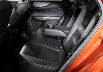 Подержанный автомобиль Lexus NX 2021 года (10 фото)