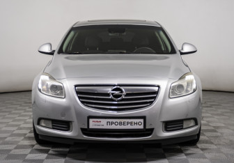 Подержанный автомобиль Opel Insignia Liftback 2012 года (2 фото)