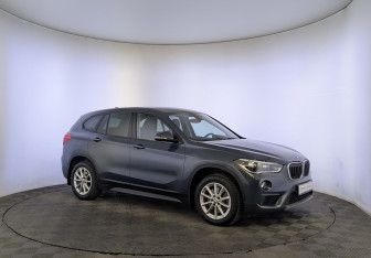 Подержанный автомобиль BMW X1 2018 года (3 фото)