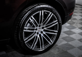 Подержанный автомобиль Porsche Macan 2015 года (15 фото)