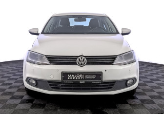 Подержанный автомобиль Volkswagen Jetta Sedan 2013 года (2 фото)