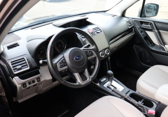 Подержанный автомобиль Subaru Forester Suv 2017 года (7 фото)