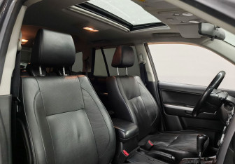 Подержанный автомобиль Suzuki Grand Vitara 2008 года (12 фото)