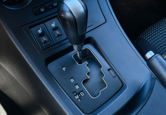 Подержанный автомобиль Mazda 3 Hatchback 2012 года (15 фото)