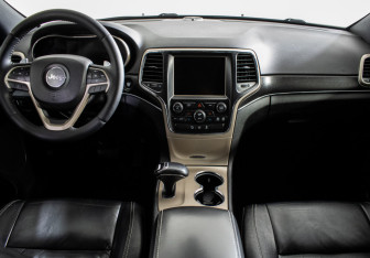 Подержанный автомобиль Jeep Grand Cherokee 2014 года (11 фото)