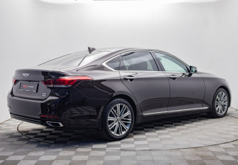 Подержанный автомобиль Genesis G80 2019 года (5 фото)