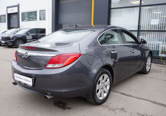 Подержанный автомобиль Opel Insignia Liftback 2010 года (5 фото)