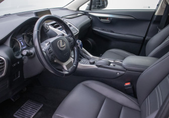 Подержанный автомобиль Lexus NX 2015 года (10 фото)