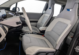 Подержанный автомобиль BMW i3 2018 года (20 фото)