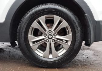 Подержанный автомобиль Hyundai Santa Fe 2013 года (14 фото)