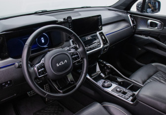 Подержанный автомобиль Kia Sorento 2022 года (9 фото)