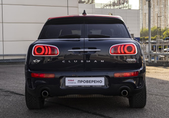 Подержанный автомобиль MINI Clubman Wagon 2017 года (7 фото)