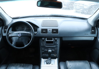 Подержанный автомобиль Volvo XC90 2004 года (12 фото)
