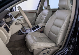 Подержанный автомобиль Volvo XC70 2011 года (20 фото)