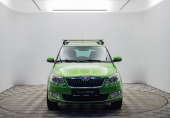 Подержанный автомобиль Skoda Fabia Hatchback 2010 года (2 фото)