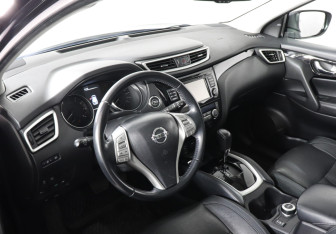 Подержанный автомобиль Nissan Qashqai 2017 года (9 фото)