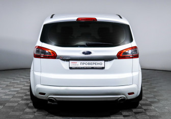 Подержанный автомобиль Ford S-MAX 2011 года (6 фото)