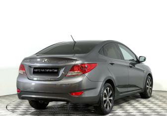 Подержанный автомобиль Hyundai Solaris Sedan 2013 года (3 фото)