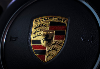 Подержанный автомобиль Porsche Macan 2018 года (14 фото)