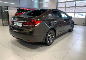Подержанный автомобиль Honda Civic Sedan 2013 года (4 фото)