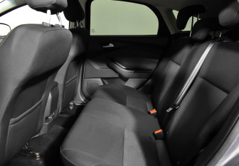 Подержанный автомобиль Ford Focus Hatchback 2015 года (15 фото)