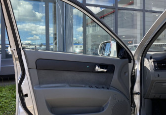 Подержанный автомобиль Daewoo Gentra Sedan 2014 года (15 фото)