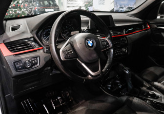 Подержанный автомобиль BMW X1 2016 года (13 фото)
