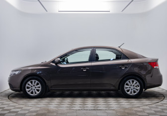 Подержанный автомобиль Kia Cerato Sedan 2012 года (2 фото)