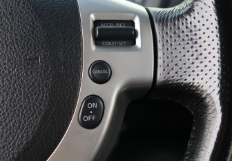 Подержанный автомобиль Nissan X-Trail 2012 года (16 фото)
