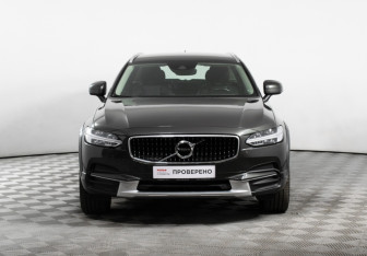 Подержанный автомобиль Volvo V90 Cross Country 2019 года (2 фото)