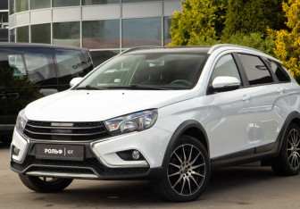Подержанный автомобиль LADA (ВАЗ) Vesta Wagon 2019 года (17 фото)