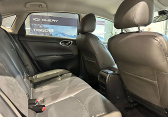 Подержанный автомобиль Nissan Sentra Sedan 2015 года (14 фото)