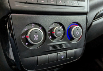 Подержанный автомобиль LADA (ВАЗ) Granta Wagon 2021 года (17 фото)