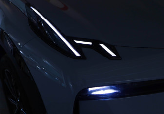 Подержанный автомобиль Zeekr X 2023 года (20 фото)